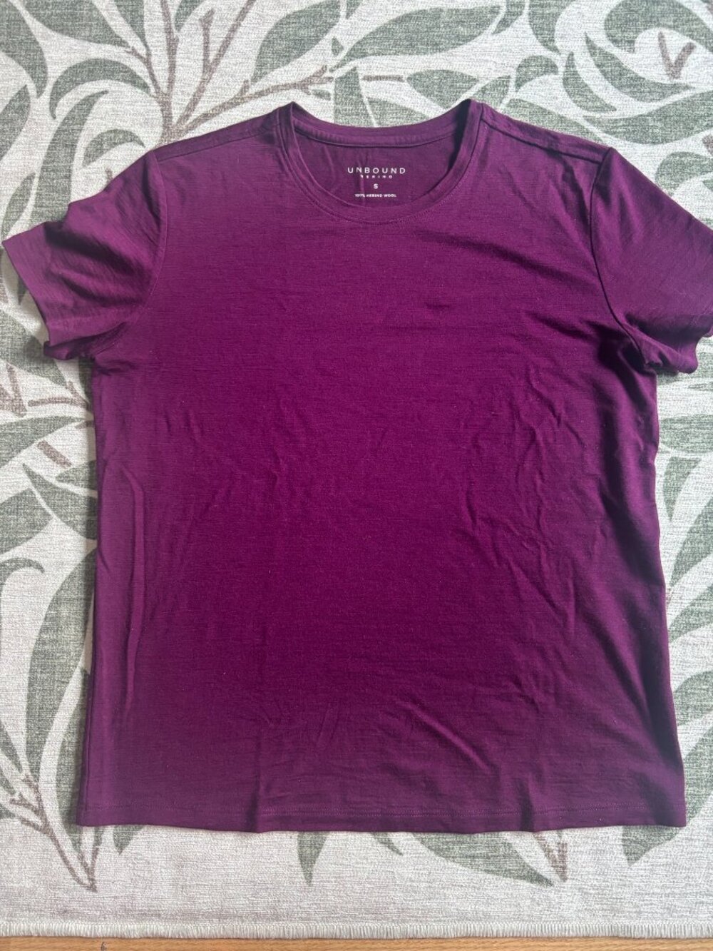 Unbound Merino Women's Crew Neck Tee – Size Small - Excellent Condition - Merlot